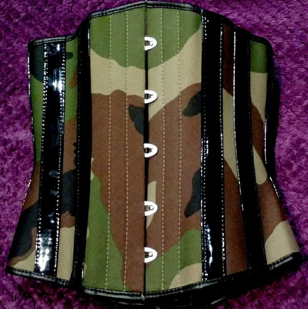 DEADLYGIRLZ Camo Tightlacing underbust Corset sz 20